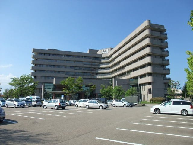 【高岡市京田のマンションの病院】