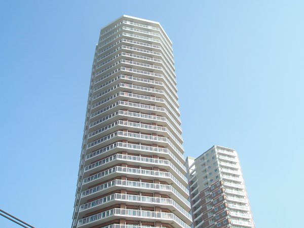 中野区東中野のマンションの建物外観