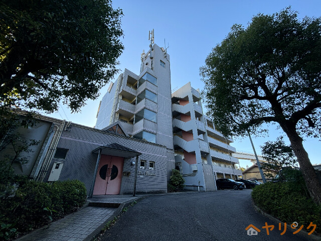 豊田市八草町のマンションの建物外観