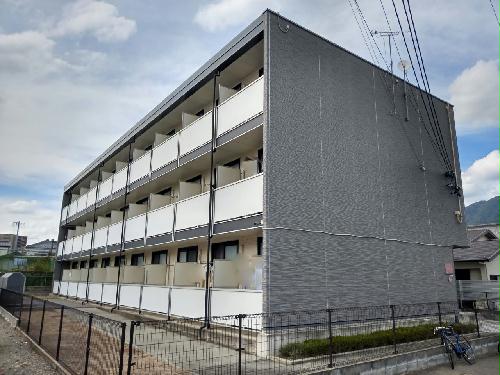 【レオパレスブラッサム常田の建物外観】