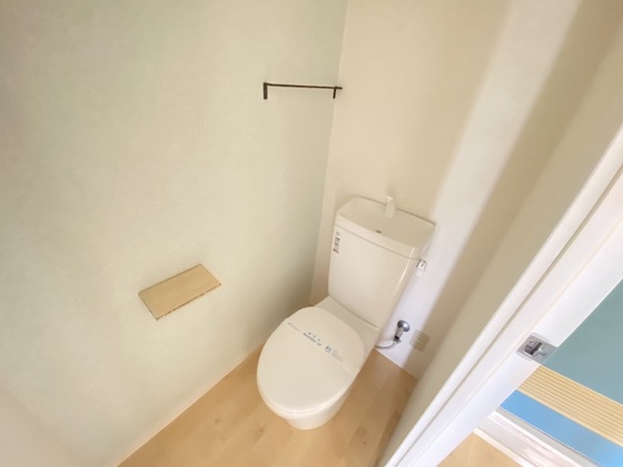 トイレ　※別号室の写真です