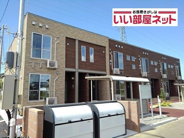 フィオーレ　ピアッツァＢの建物外観