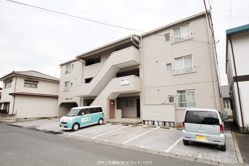 【朝日コーポの駐車場】