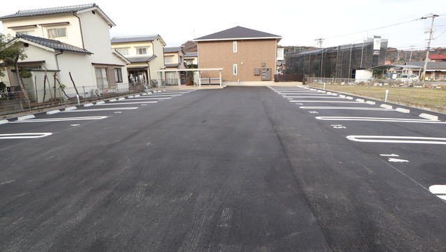 【倉敷市連島町鶴新田のアパートの駐車場】