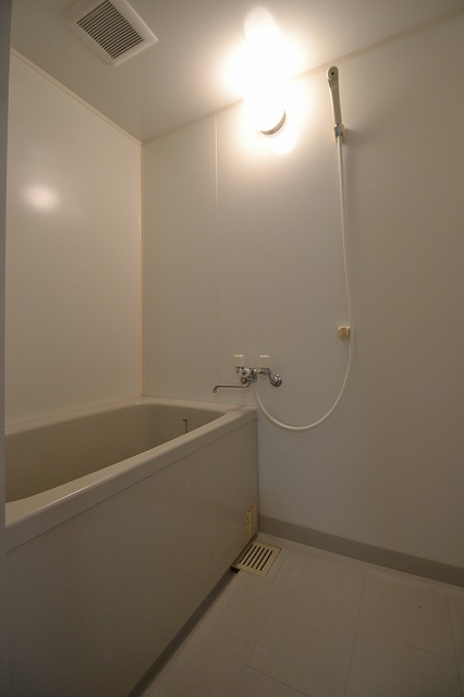 バス・シャワールーム　きれいなお風呂です