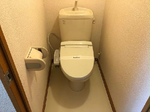 トイレ　温水洗浄便座付きです。