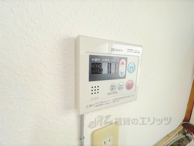 その他設備　給湯器リモコン