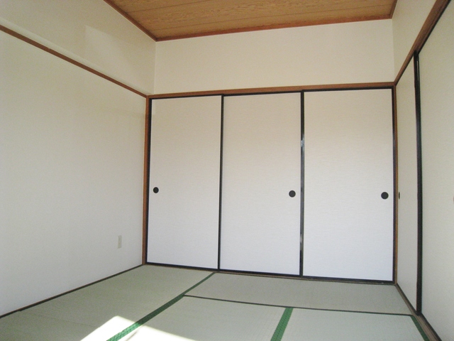 収納　別部屋で左右反転のお写真です。