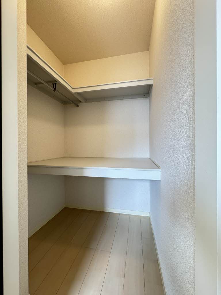 収納　ウォークインクローゼットなので収納豊富です★