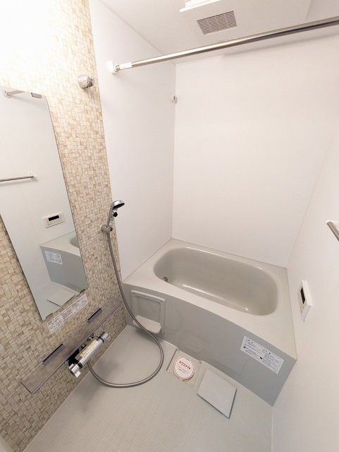 バス・シャワールーム　★便利な浴室乾燥機能付きバスルーム★