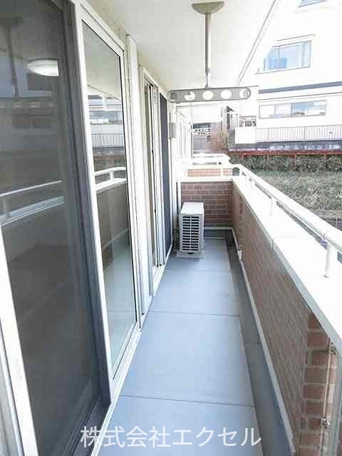 バルコニー　南西向きで日当り良好です。