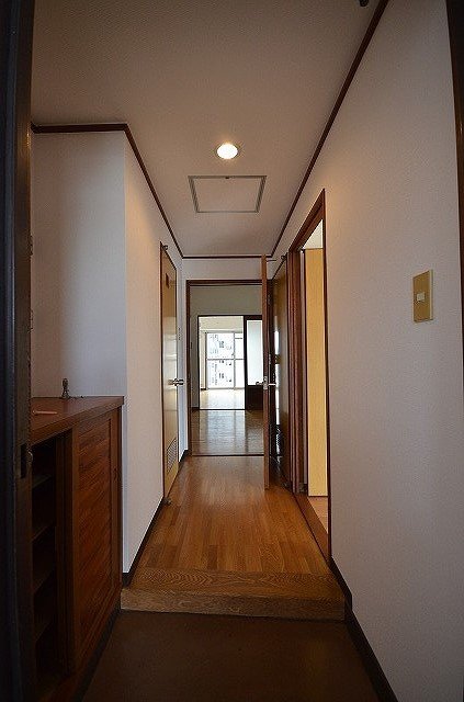 玄関　同物件、別号室のものです。