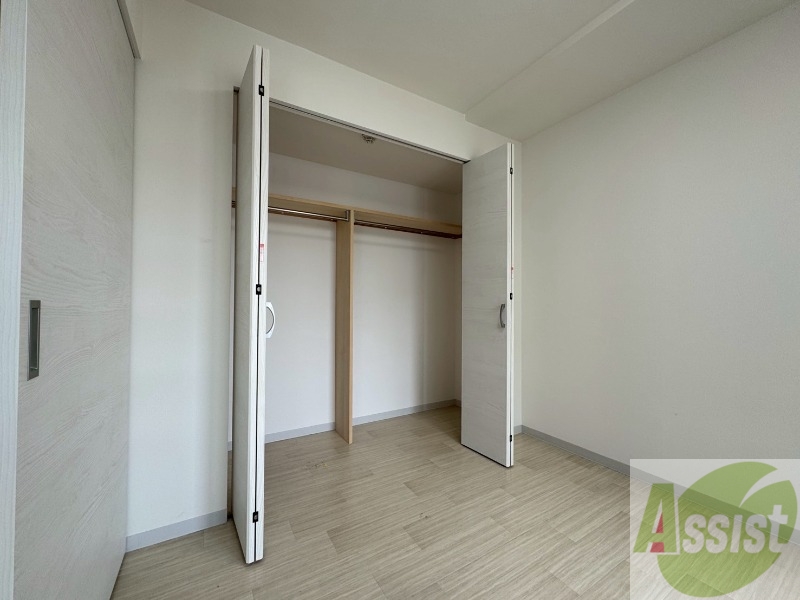 収納　クローゼットは奥行きもあり、荷物が多い方でも安心です。