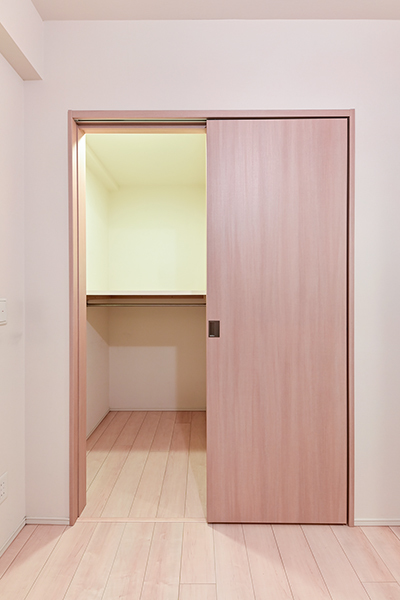 収納　おしゃれなリビングです