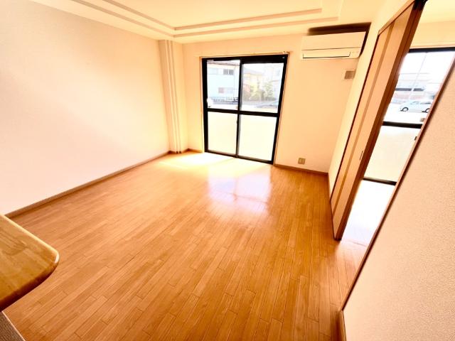 居室・リビング　リビング