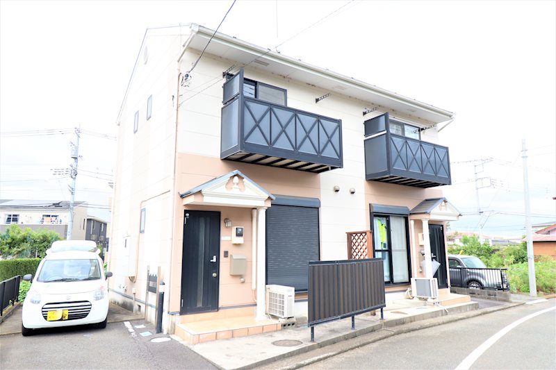 建物外観　1・2階を併用するメゾネット物件です。