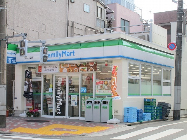 コンビニ　ファミリーマート（コンビニ）まで513m