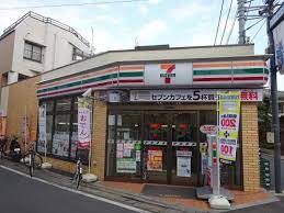 コンビニ　セブンイレブン世田谷豪徳寺1丁目店（コンビニ）まで65m