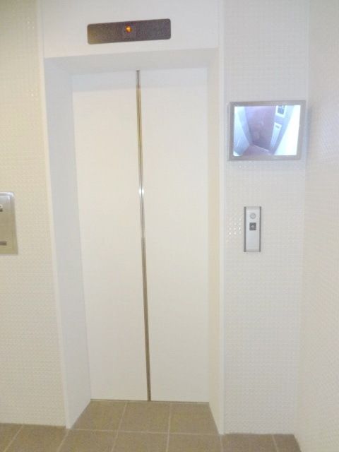 エントランス　☆エレベーター☆