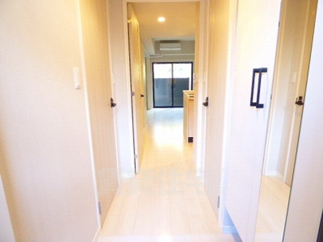 玄関　同物件別部屋