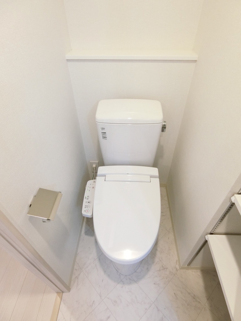 トイレ　☆シャワー洗浄付トイレです☆