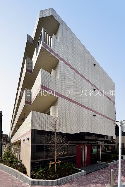 建物外観　インターネット使用料無料。