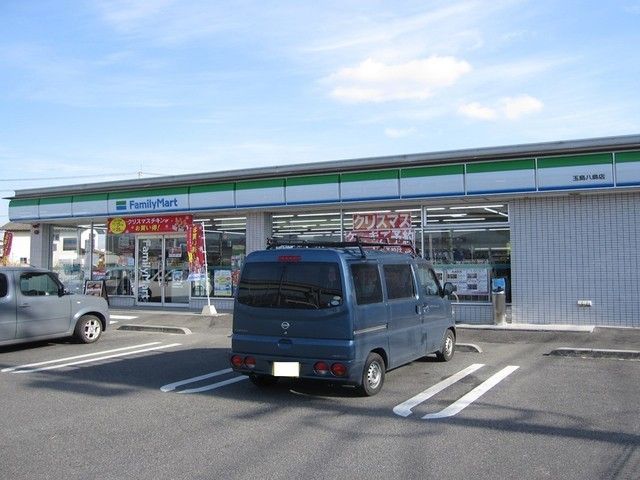 コンビニ　ファミリーマート（コンビニ）まで300m