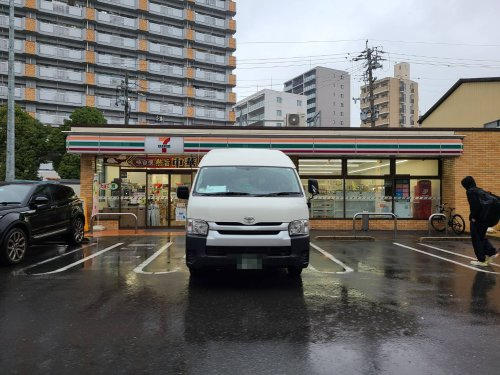 コンビニ　セブン-イレブン日比野駅前店（コンビニ）まで435m