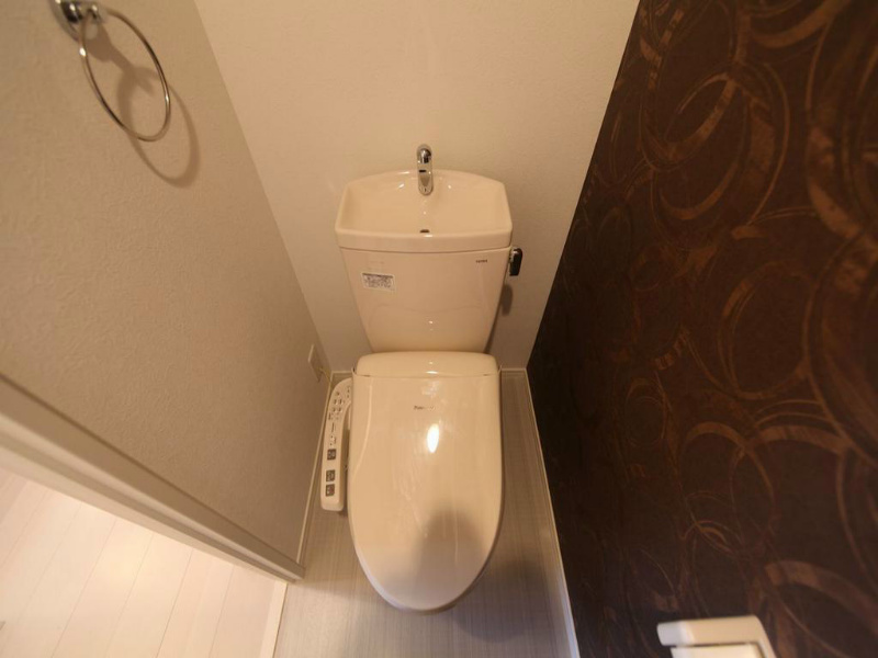 トイレ　温水洗浄暖房便座付トイレ　同仕様写真