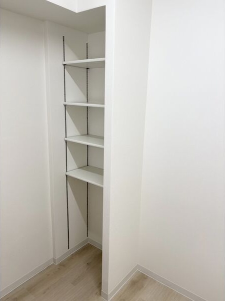 収納　※写真は同じマンションの違う部屋のものになります。反転タイプ