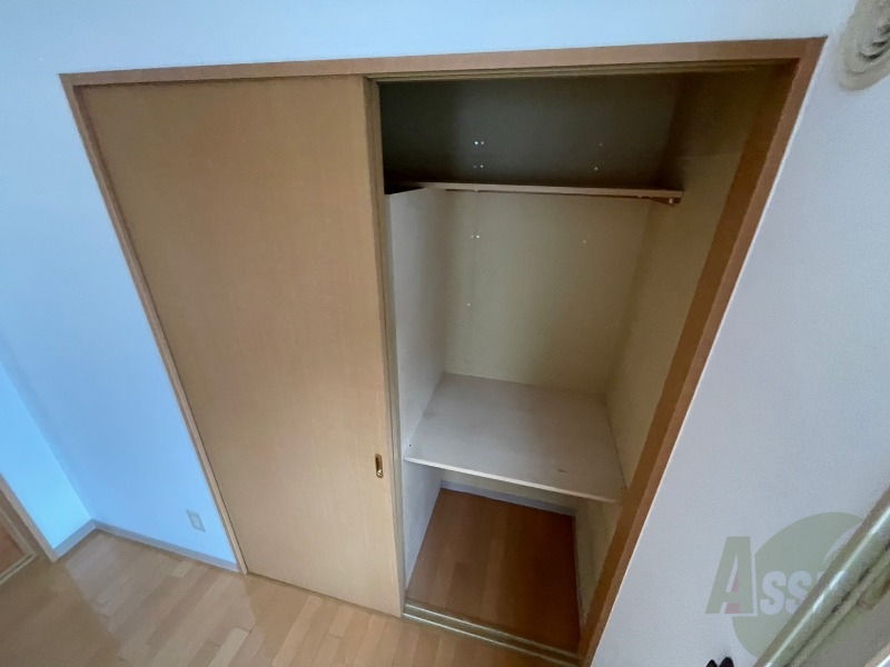 収納　寝室の収納です。部屋がすっきり片付きます。