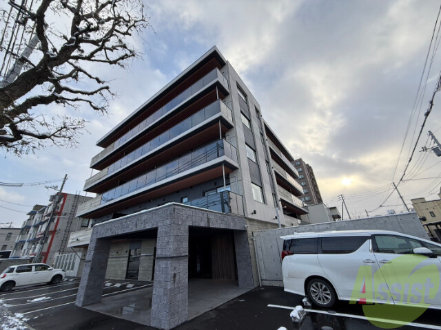 建物外観　二十四軒２条「Ｓ－ＲＥＳＩＤＥＮＣＥ二十四軒ａｖｅｌｉｓ」