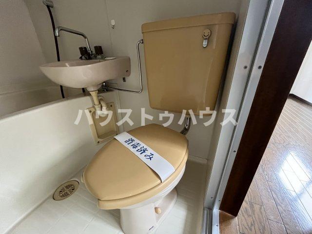 ＪＲ山手線 日暮里駅 徒歩8分 7階建 築34年のトイレ写真