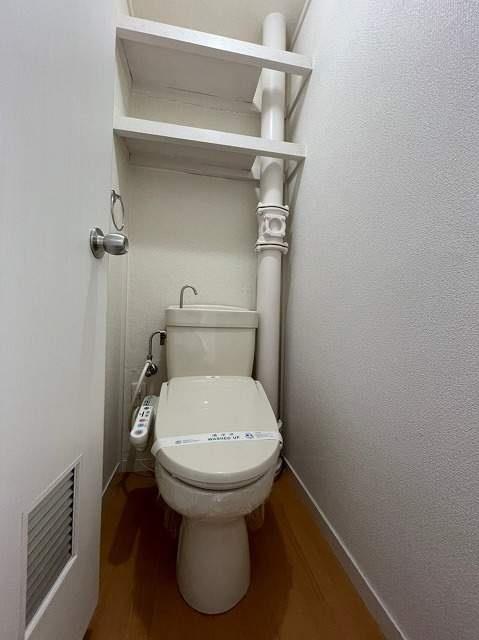 広島電鉄宮島線 佐伯区役所前駅 徒歩13分 4階建 築44年のトイレ写真