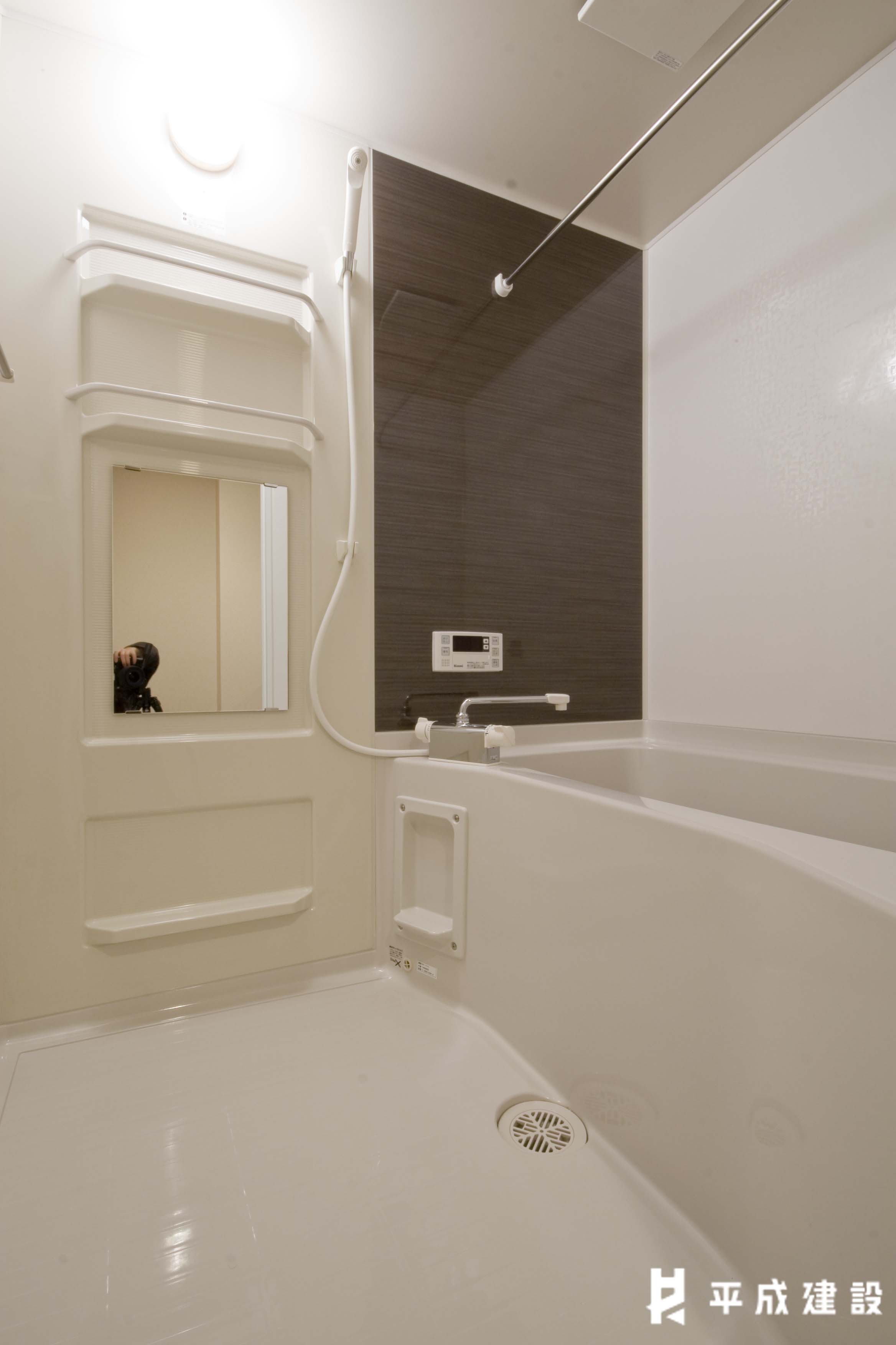 バス・シャワールーム　追い焚き機能付き