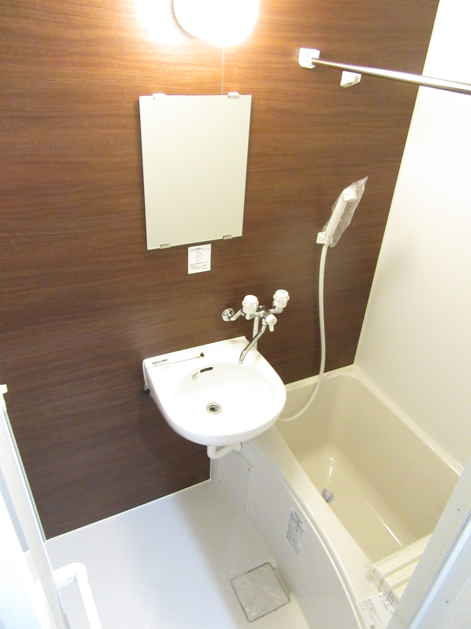 バス・シャワールーム　浴室乾燥機能付き