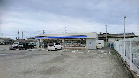 コンビニ　ローソン都野津駅前店（コンビニ）まで540m
