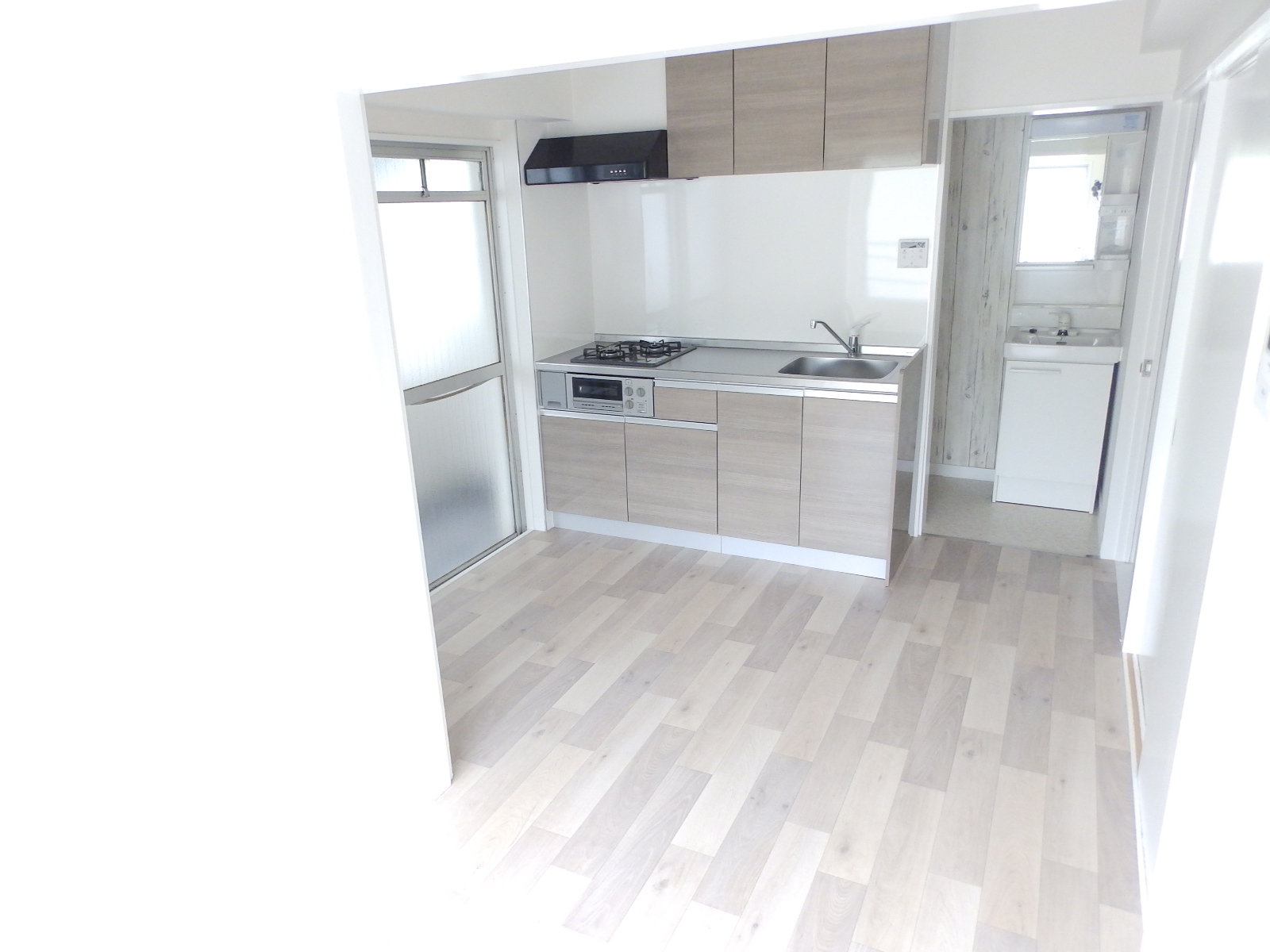 居室・リビング　床も張り替えています