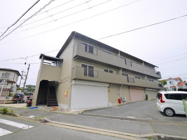 建物外観　落ち着いた雰囲気の外観です