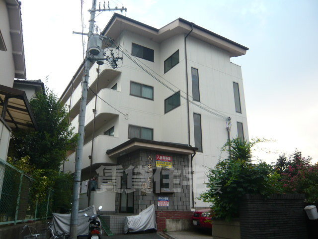 枚方市藤阪元町のマンションの建物外観