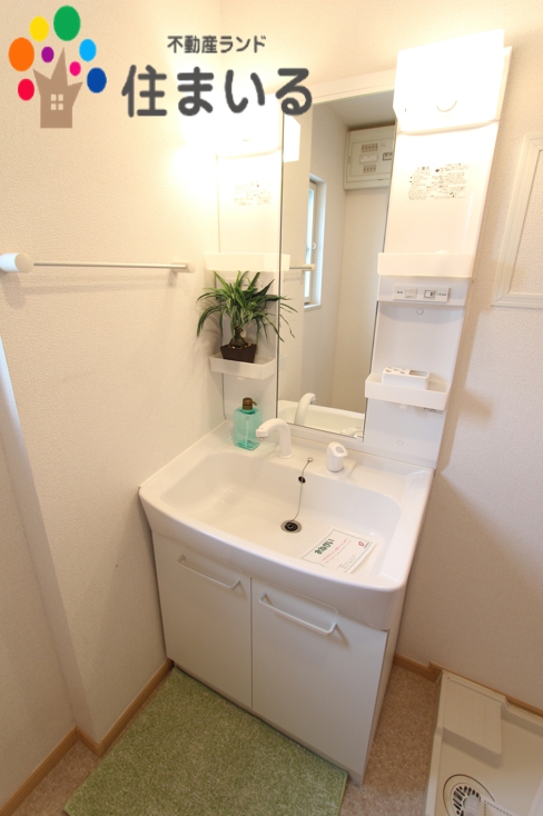 洗面設備　※写真は同型タイプとなります