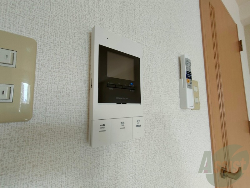 セキュリティ　ＴＶモニター付インターホンです。来客者の顔が見えるので安心！