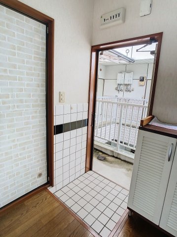 玄関　2024年5月撮影※現況を優先致します。