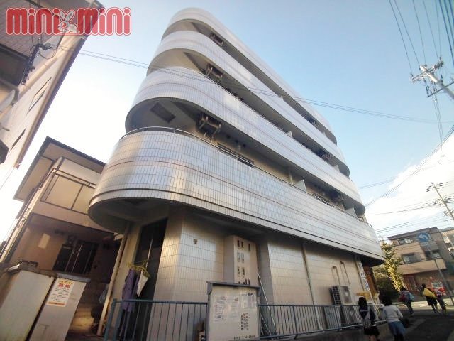 【神戸市灘区稗原町のマンションの建物外観】