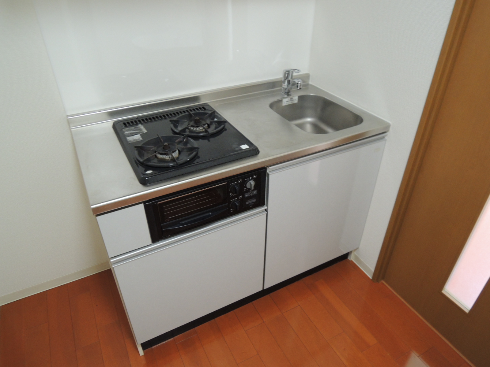 キッチン　ガス２口グリル付き