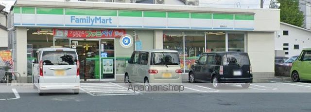 コンビニ　ファミリーマート（コンビニ）まで864m