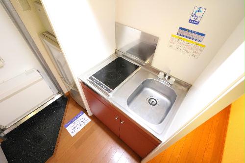 キッチン　２口コンロ付きラジエントヒータを設置