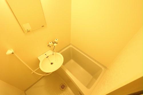 バス・シャワールーム　浴室乾燥機で雨や雪の日でもらくらくお洗濯！