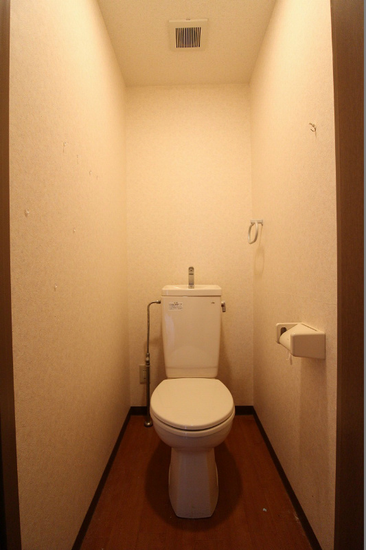 トイレ　※参照※別号室の写真です。