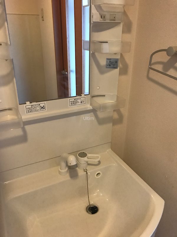 洗面設備　違うお部屋の写真です。ご参考までに